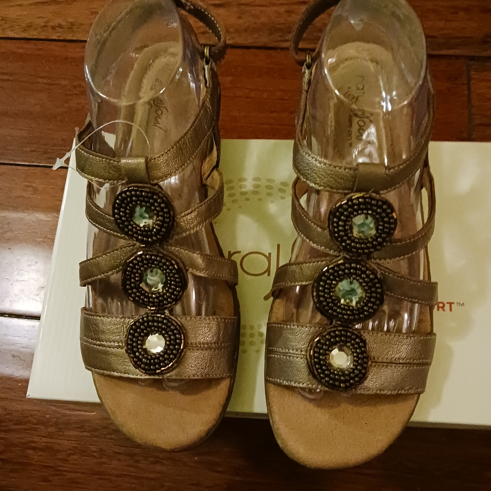NEW Natural Soul Gold Beaded Women's Sandals